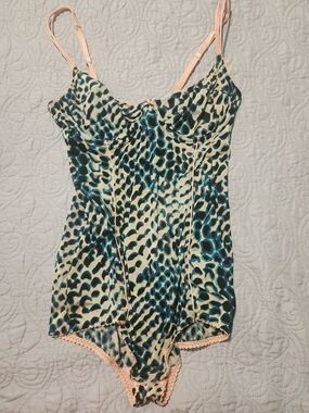 Cosmopolitan Leopard Print Bodysuit with Pink Trim